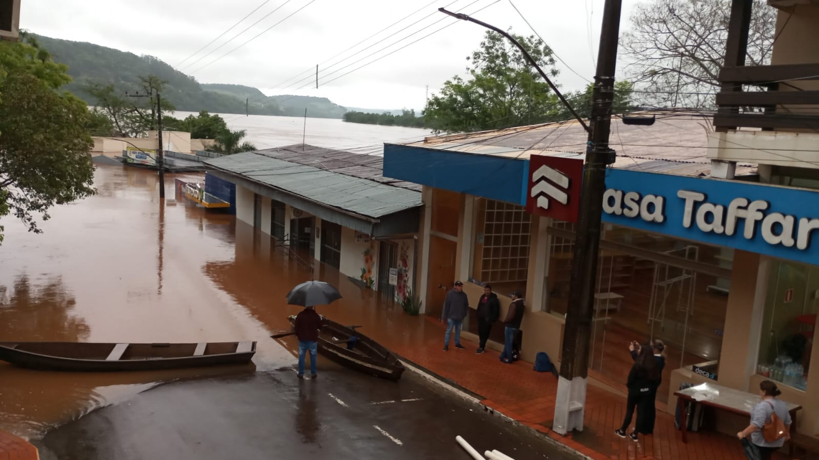 Nova atualização diminui projeção do tamanho da enchente para Porto